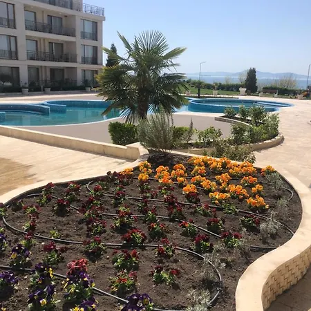 Diamond Sarafovo Апарт-отель 3*