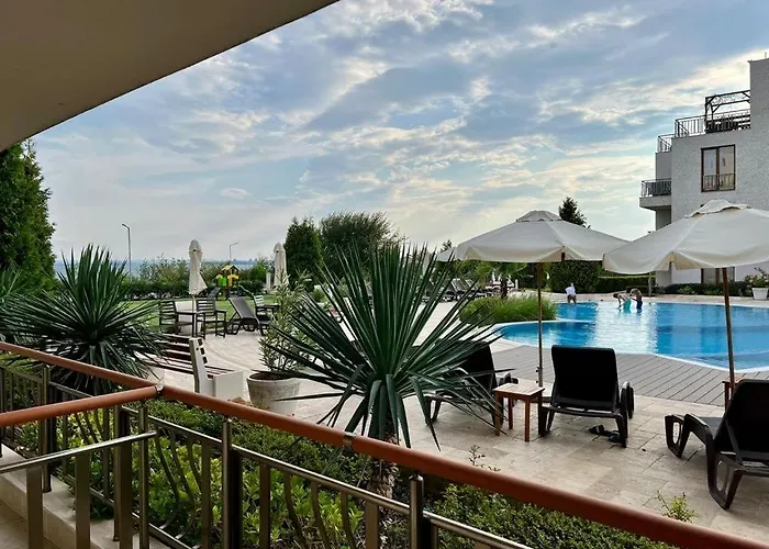 Diamond Sarafovo Lägenhetshotell Burgas