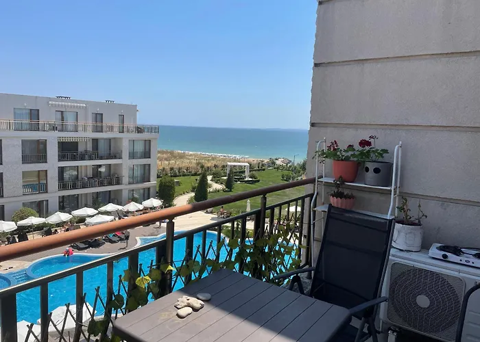 מלון דירות Diamond Sarafovo 3*