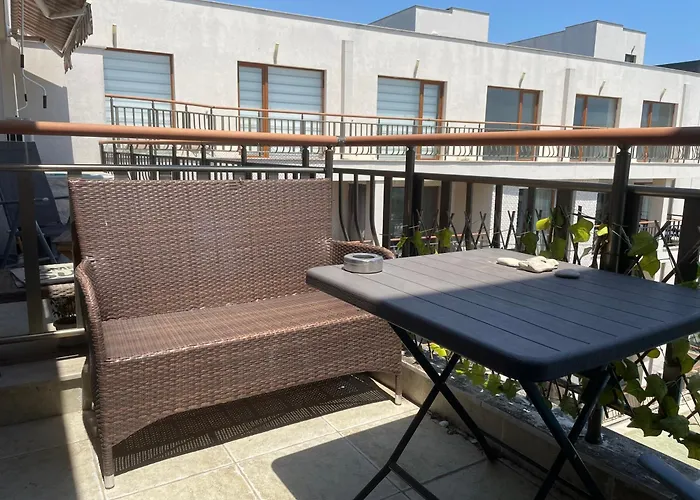 Diamond Sarafovo מלון דירות בורגאס